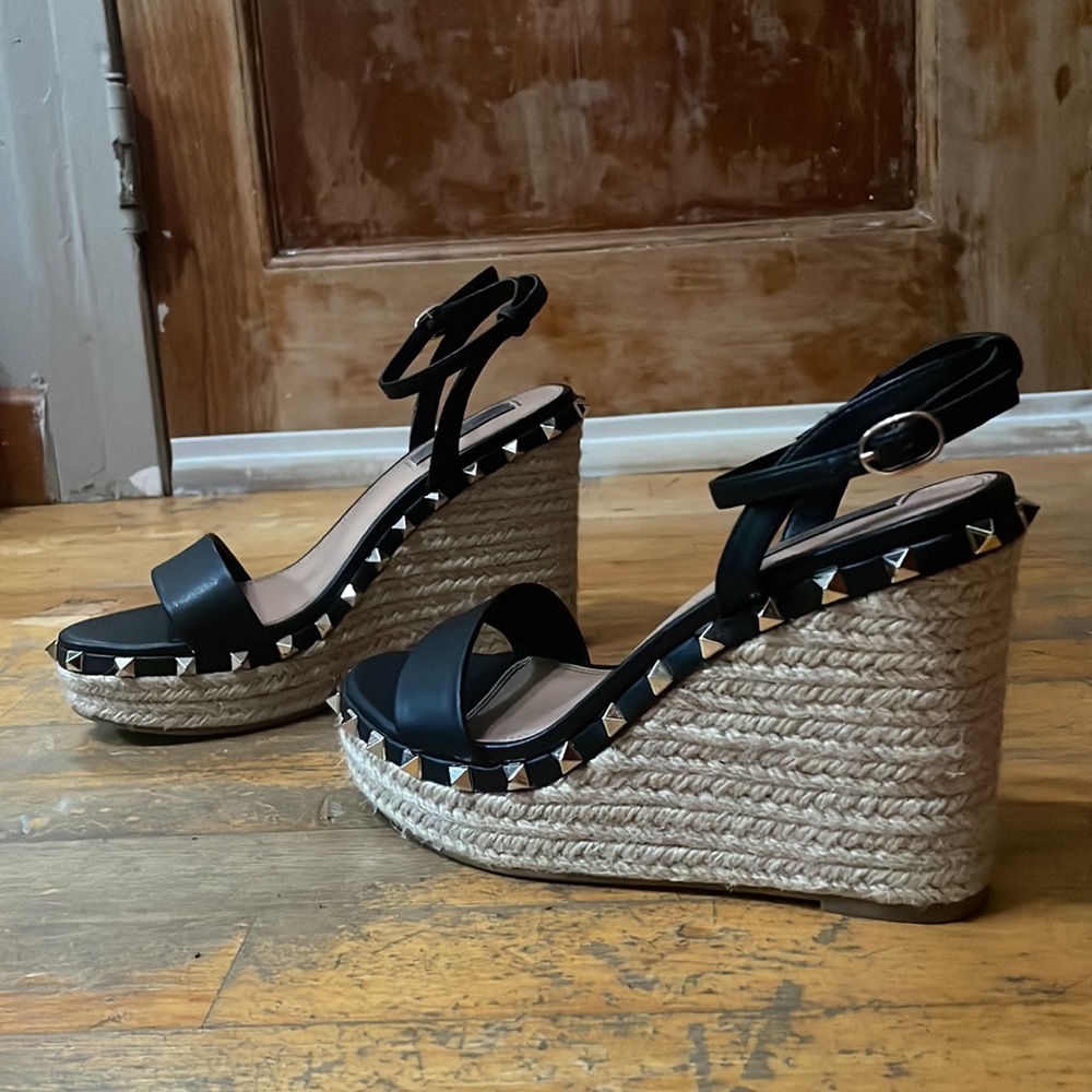 •Steve Madden• Studded Heels
